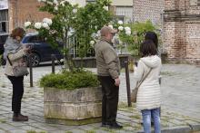 ...alcuni di noi si attardano all'uscita della Chiesa per ammirare e sentire l'intenso e delicato profumo dei fiori di viburno