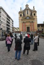 Ecco il punto di ritrovo, nella piazza Cavour, davanti alla chiesa dei Santi Bernardino e Rocco