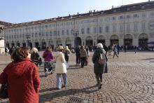 Verso la seconda tappa, in Piazza San Carlo