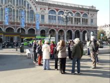Eccoci qui pronti per il "cioccolatour". Da Porta Nuova, dove, sin da inizio 800 arrivava il cacao dal porto di Genova